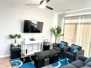Image of Lovely Modern Condo 2 Bedroom with pool\/spa