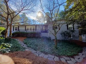 Image of 3100 sq ft, 5BR- 4BA located in Village of Pinehurst. Perfect home for golfers!