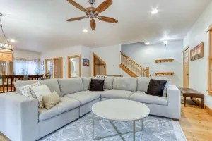 Image of Spacious townhome with fireplace, covered porch, grill, & washer\/dryer