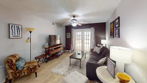 Image of Less than 2 miles to Downtown and sleeps 6.