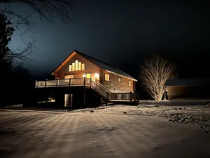 Image of Pine Hill Cabin-Mins to Pictured Rocks off Trail 419!