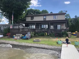Image of UPDATED YEAR ROUND LAKE HOUSE