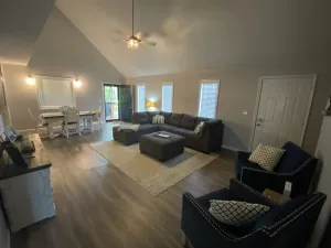 Image of Endless Summer Getaway - 1 mile away from Jamestown Marina!