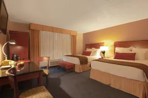 Image of Right Near Downtown! Walk to Shops & Restaurants, FREE Parking, Pool Access