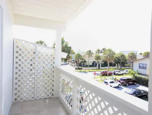 Image of Adorable Neptune Beach 2bed, monthly - Town Center