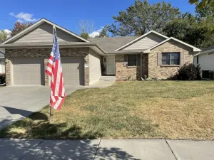 Image of Entire Elegant Single-Family House in Upscale Neighborhood & Convenient Location