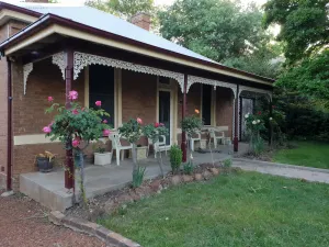 Image of Victorian Home in Heart of Orange - Pet Friendly
