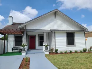 Image of Beautiful 3BR&2BA House located in the Historic part of Brownville-SPI-SpaceX-MX