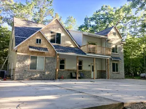 Image of GREAT location across from YMCA. Can accommodate LARGE groups