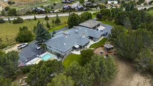Image of DISCOUNTED spring weekends!Beautiful Lodge, 8400sq ft, 11 Bed, Hot tub,sleeps 50