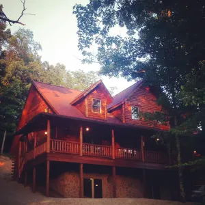 Image of Secluded, Private 5000 Square Foot Luxury Lodge Located On 20 Wooded Acres.