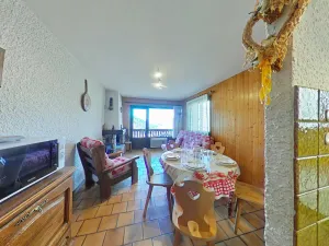 Image of Cozy 3-room apt with fireplace, near cable car