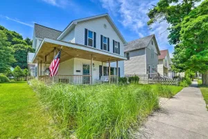 Image of Spacious Home near Downtown, River Walk, and Beach