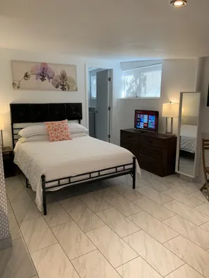 Image of Shabby Chic Studio in LA Hills