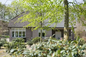 Image of Extra Luxury 8-person villa with outdoor sauna and bubble bath