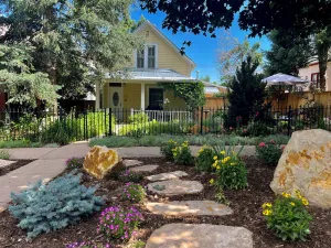Image of Luxury Dream Cottage - Hot Tub, 3 blocks from Pearl Street, and 5 outdoor patios