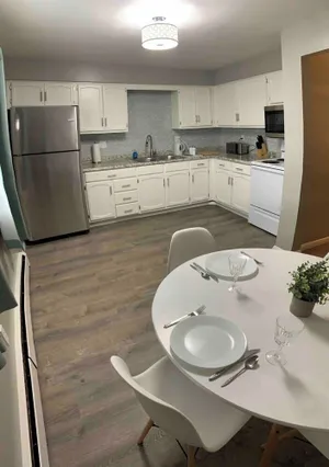 Image of Apt 4 Convenient Location