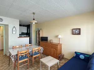 Image of Appartement 1 chambre front de mer avec balcon et parking à St Hilaire de Riez - FR-1-652-38