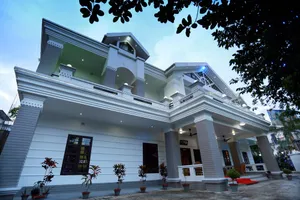 Image of November Inn & Holidays