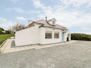 Image of PENTOWYN, pet friendly, country holiday cottage in Holyhead
