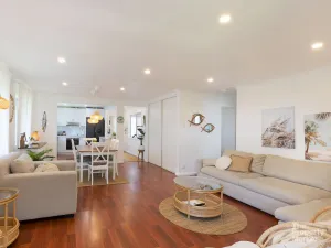 Image of Summer Breeze - Lakefront,10 min to Beach!