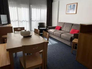 Image of LE CHALET - Piscine 16 - Studio pour 6 Personnes MAE-8824
