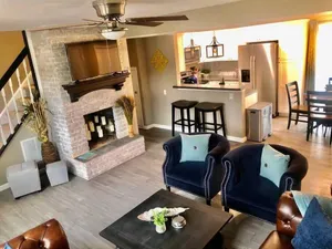 Image of Stunningly Renovated 4BED 2BTH | Prime Location📌