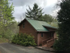 Image of Log Cabin,4.5 acres,Hot tub,PoolTable,Foosball, Fire pit,WIFI,Creek,Dog Friendly