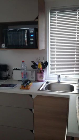 Image of mobil home chaleureux et idyllique