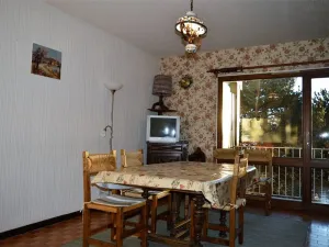 Image of Appartement 3P pour 6 pers avec parking et cuisine équipée, exposé plein sud, près du golf - FR-1-580-32