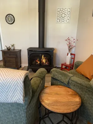 Image of Cozy Berkshire cottage with fireplace.