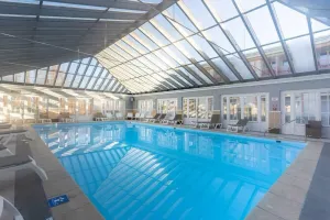 Image of Beautiful flat with swimming pool tennis court and free parking 117
