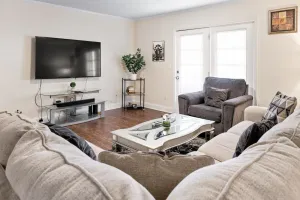 Image of Cozy Work Friendly Condo in Florence