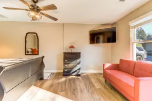 Image of Spacious studio in the heart of Helen with flatscreen TV and free WiFi