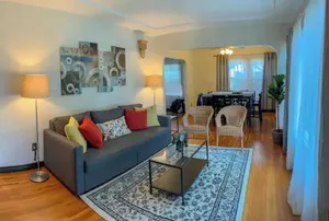 Image of Lovely house in the suburbs! Privacy & comfort!