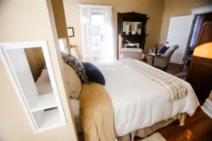 Image of Unique, quiet, private, charming suite in the heart of downtown Huntington.
