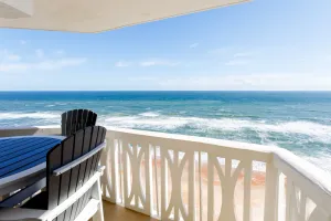 Image of You DESERVE the Penthouse...luxury, elegance and comfort.  TREAT YOURSELF!