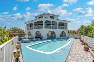 Image of Casa Tranquilo ~ 360° views & 80 ft of dockage