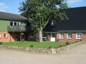 Image of Clausen: 4 bedrooms, 2 bathrooms, lounge, garden - vacation apartment Clausen