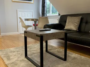 Image of Pass the Keys | Cosy Top Floor Apartment in Watford with Parking