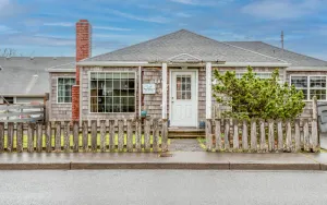 Image of Little Cottage at the Coast