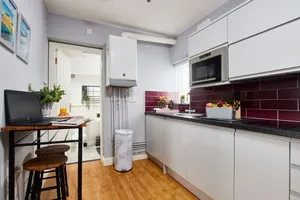 Image of Modern Apt:Close 2 EMA, gym\/pool access fast Wi-Fi