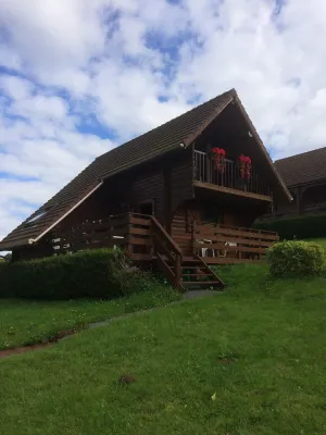 Image of Traditional Log Cabin on quiet Residential Commune overlooking Lake Dathee