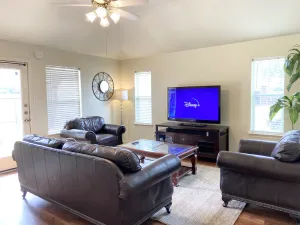 Image of BODHI House - 4 Bedroom Home nested in a quiet community with King Bed Suite,