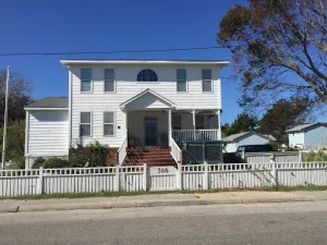 Image of Downtown Manteo Prime Location near Beaches and Manteo Waterfront