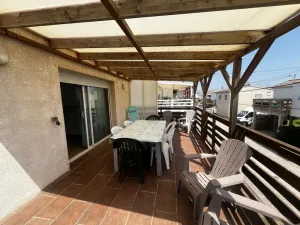 Image of Chalet de 2 chambres à Gruissan - Terrasse, cuisine équipée, proche de la plage - FR-1-784-31