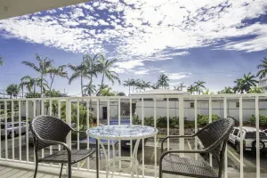 Image of Ocean Jewel 1bed\/1bath updated condo with pool access, tiki bar & more!