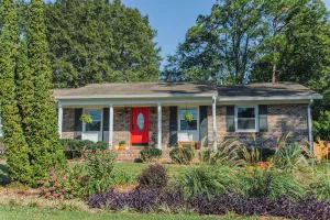 Image of Stylish and Cozy Garden Retreat close to Braves in the Heart of Marietta