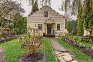 Image of Wescott House in the historic Willamette District