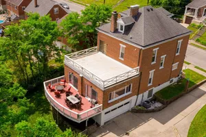 Image of Golden Goose  Huge 5+ BR 3 bath 3 Miles to Cincy